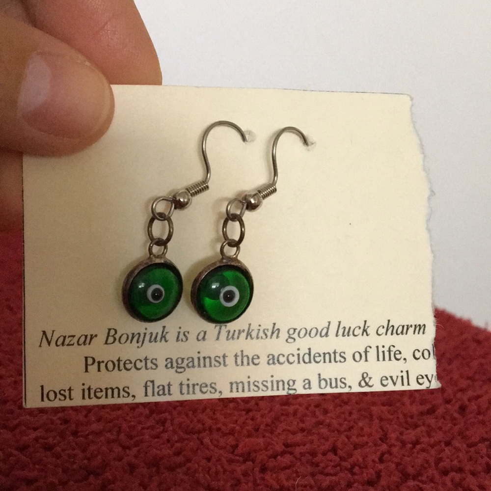 Green earrings 💚